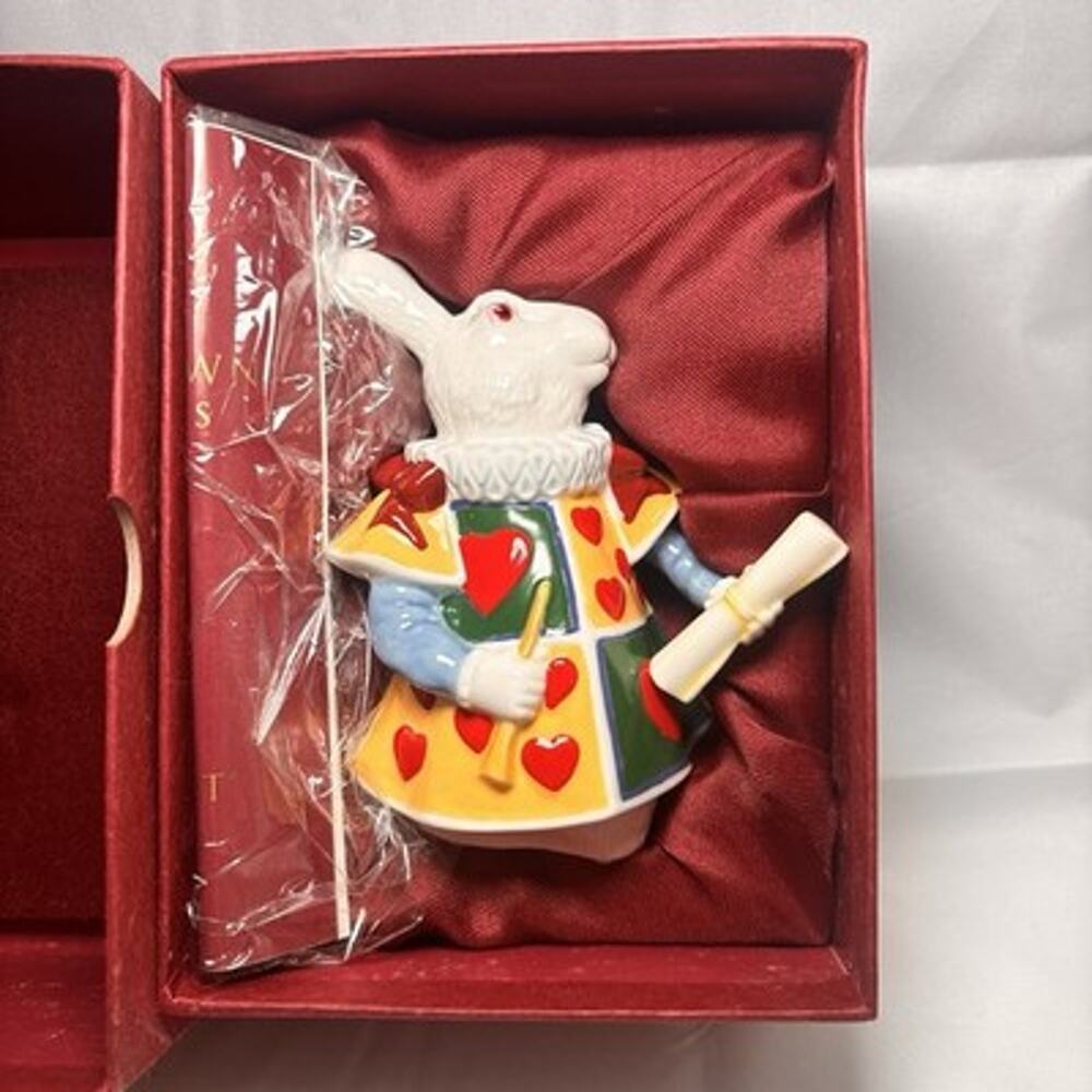Department 56 Alice In Wonderland White Rabbit Candle Crown Figurine 4” Box